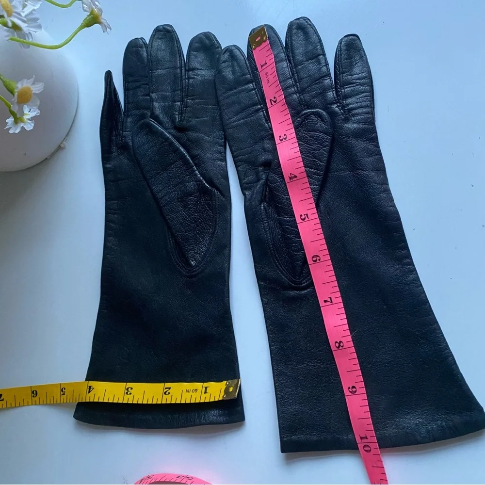 Beautiful Elegant Women's Faux Leather Black Gloves Size S